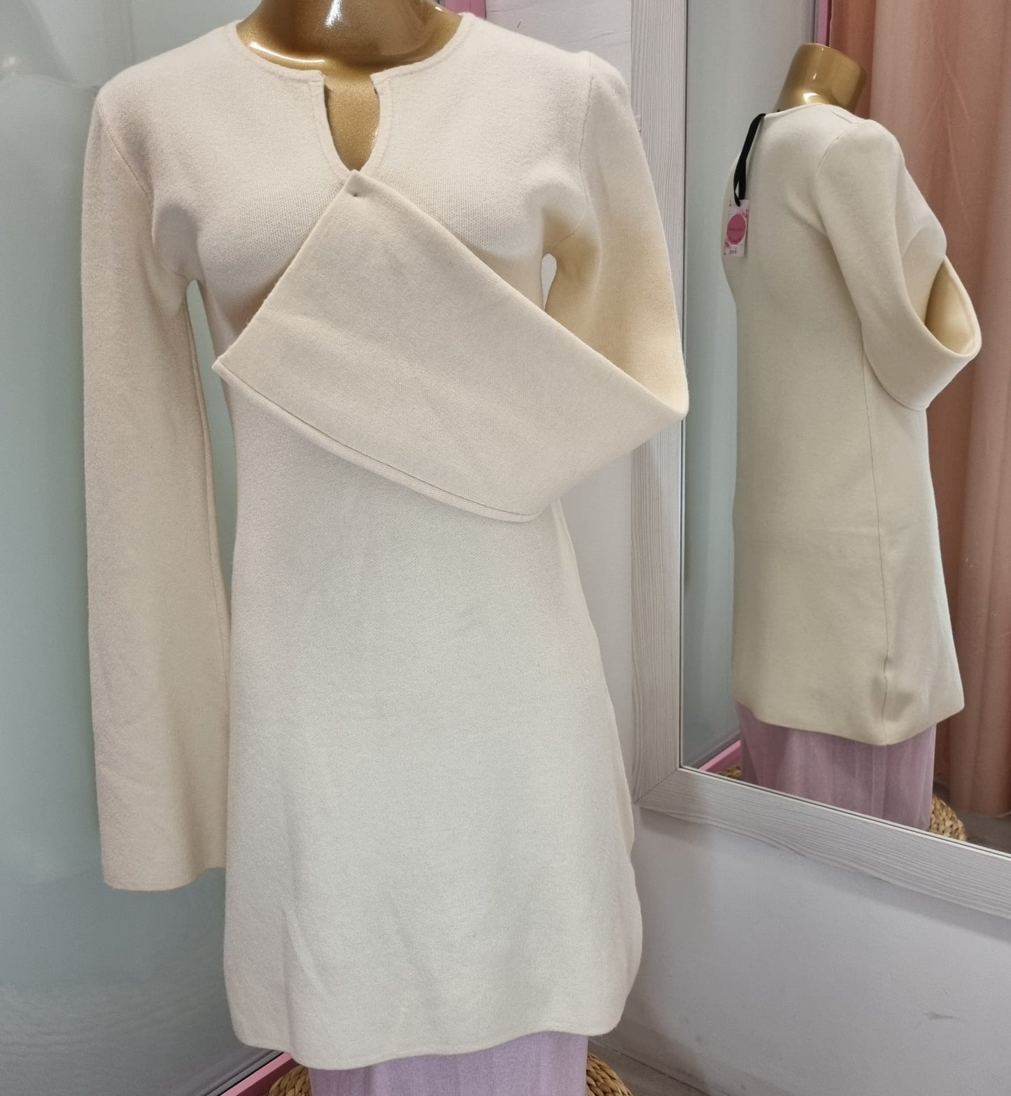VESTIDO CORTO MANGAS CAMPANA