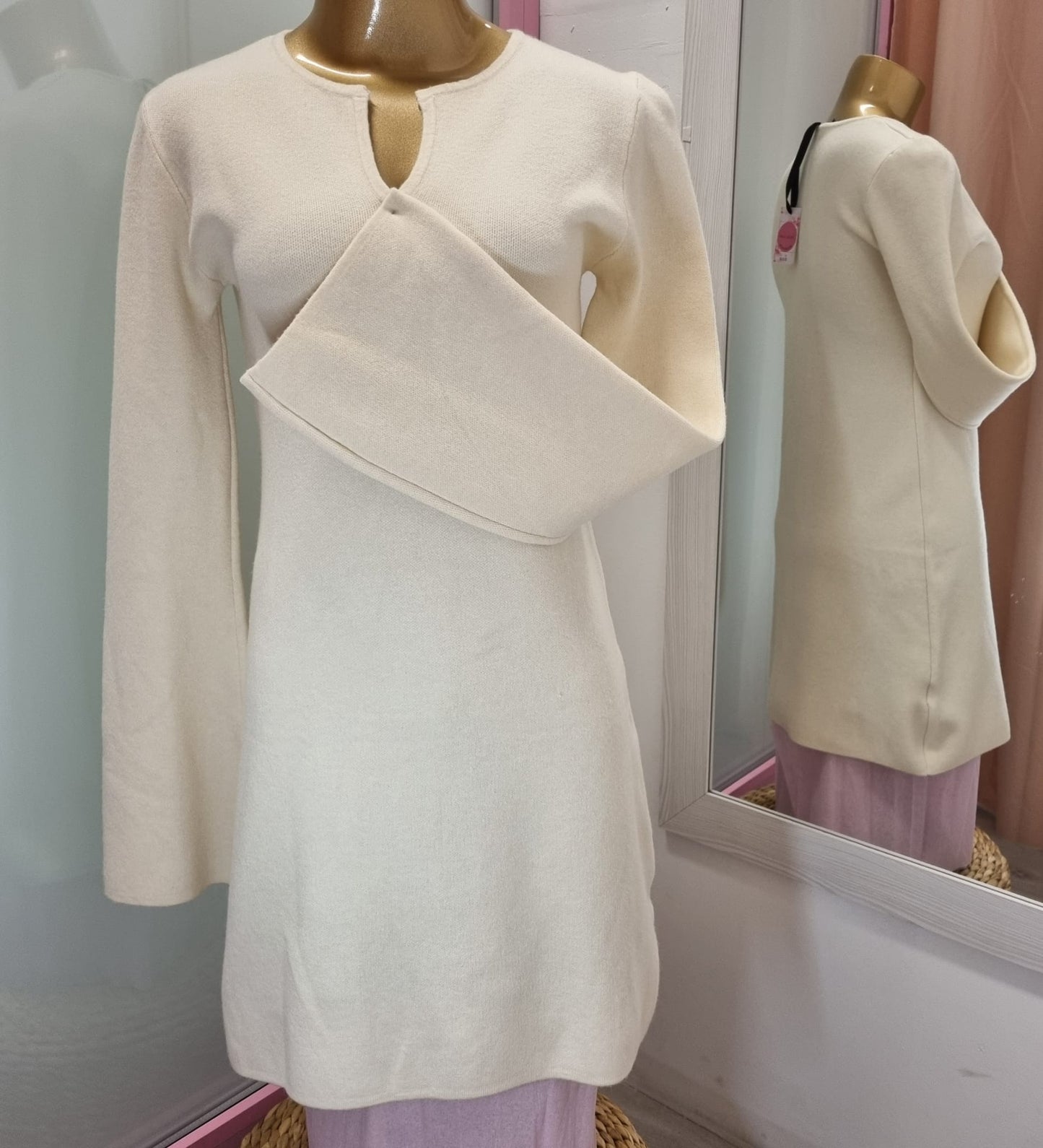 VESTIDO CORTO MANGAS CAMPANA