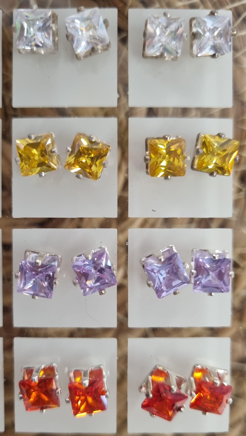 PENDIENTES BISUTERÍA TIPO BRILLANTE