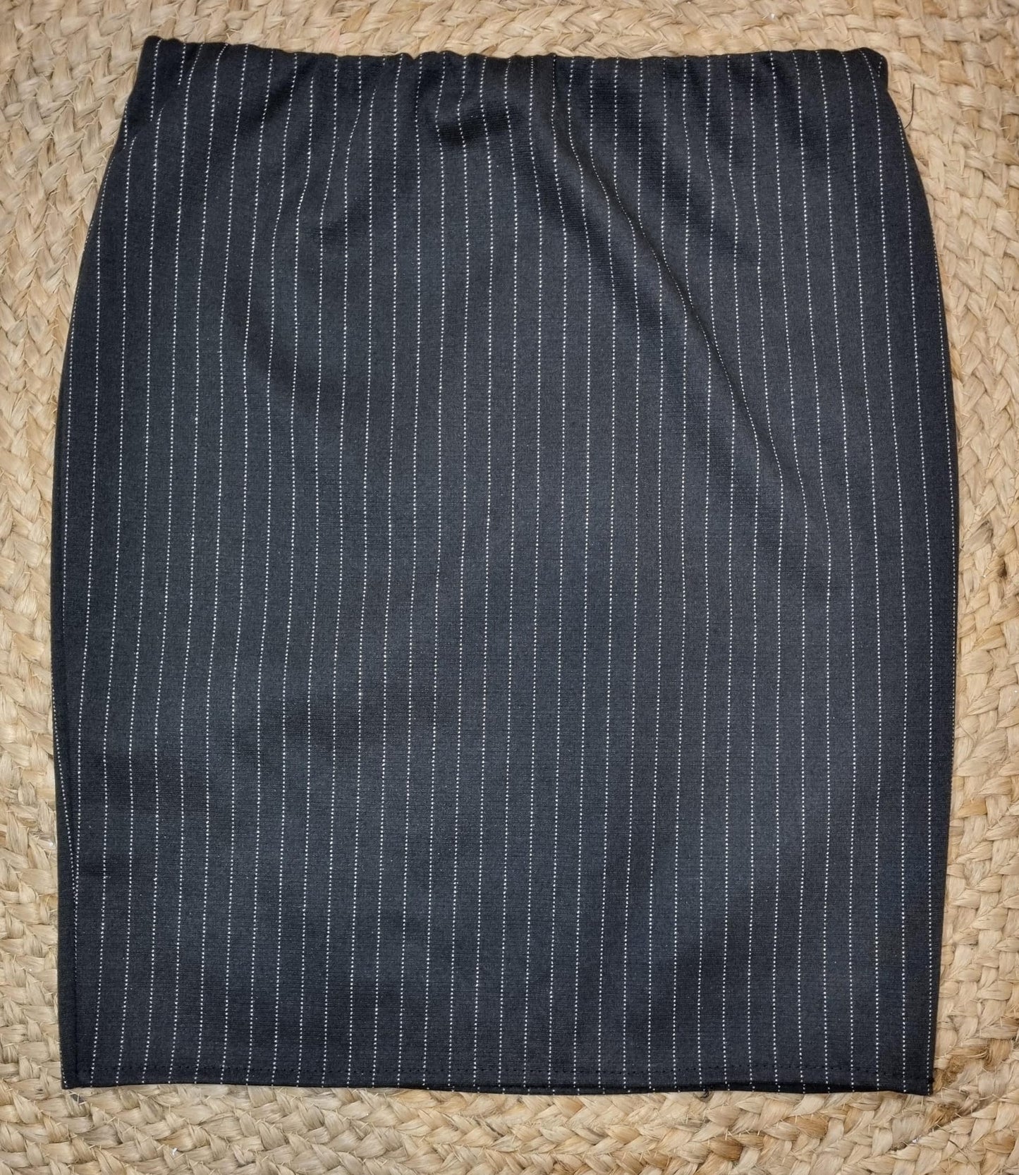 FALDA NEGRA CON RAYAS BRILLI ELASTICA
