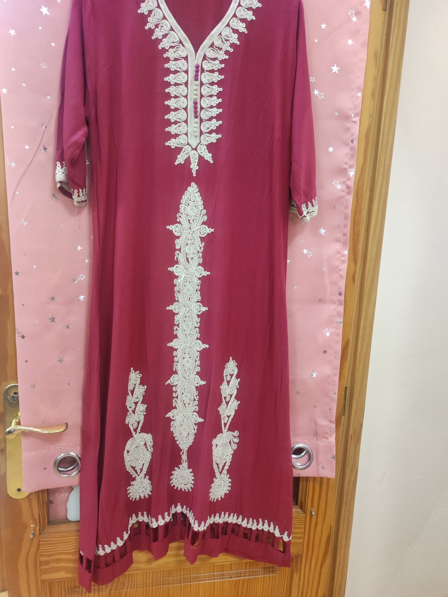 VESTIDO CAFTÁN CON MUCHA PEDRERIA DE MARRUECOS TALLA M