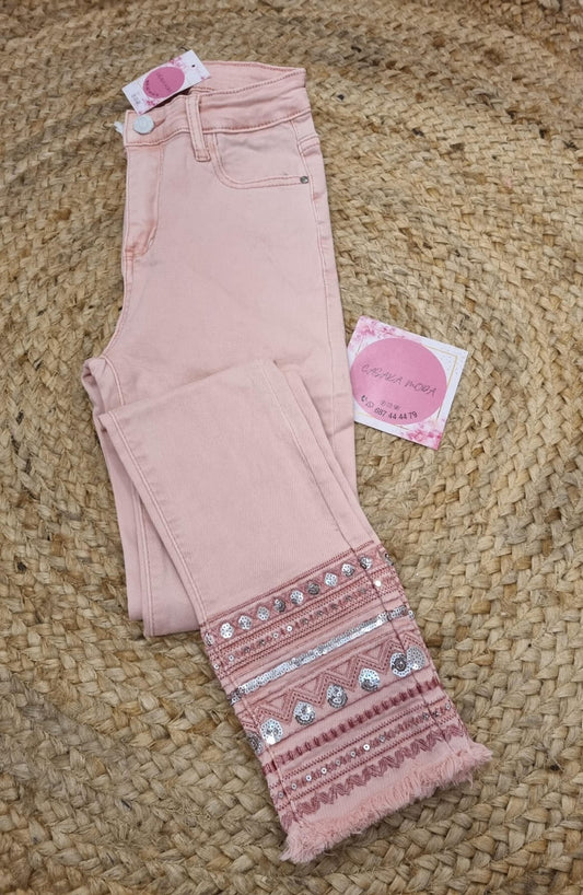 PANTALON PITILLO ROSA CON ADORNO ABAJO