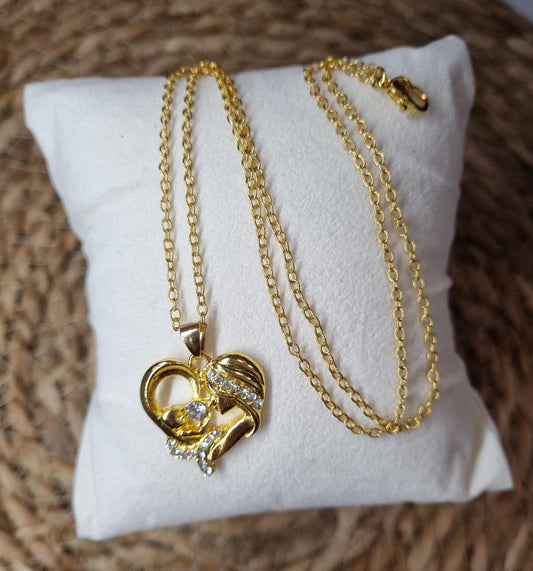 COLLAR DORADO CON CORAZON